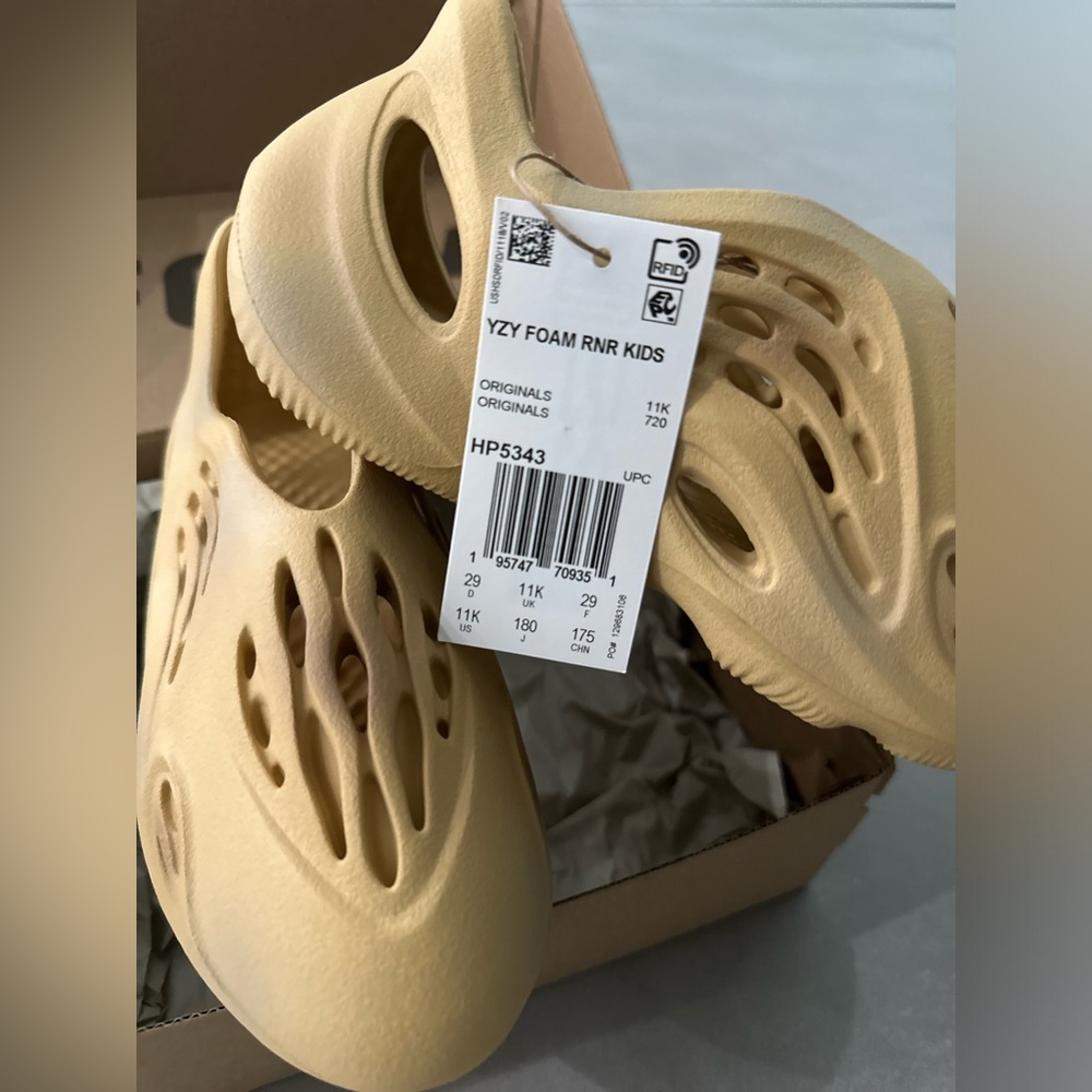 Yeezy Foam Runner Desert Sand